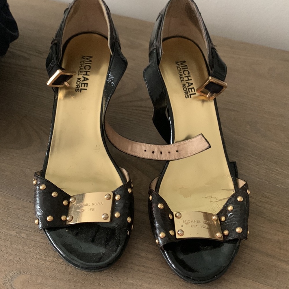 Snake skin Michael Kira Sandals beautiful and comfy.